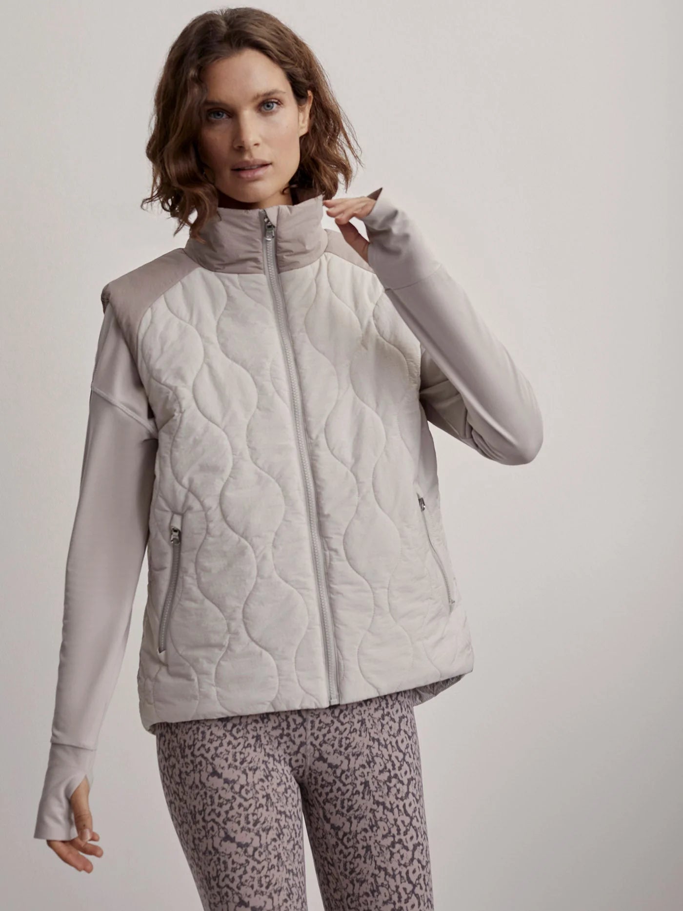 Maher Quilted Active Gilet in Rainy Day/ Etherea