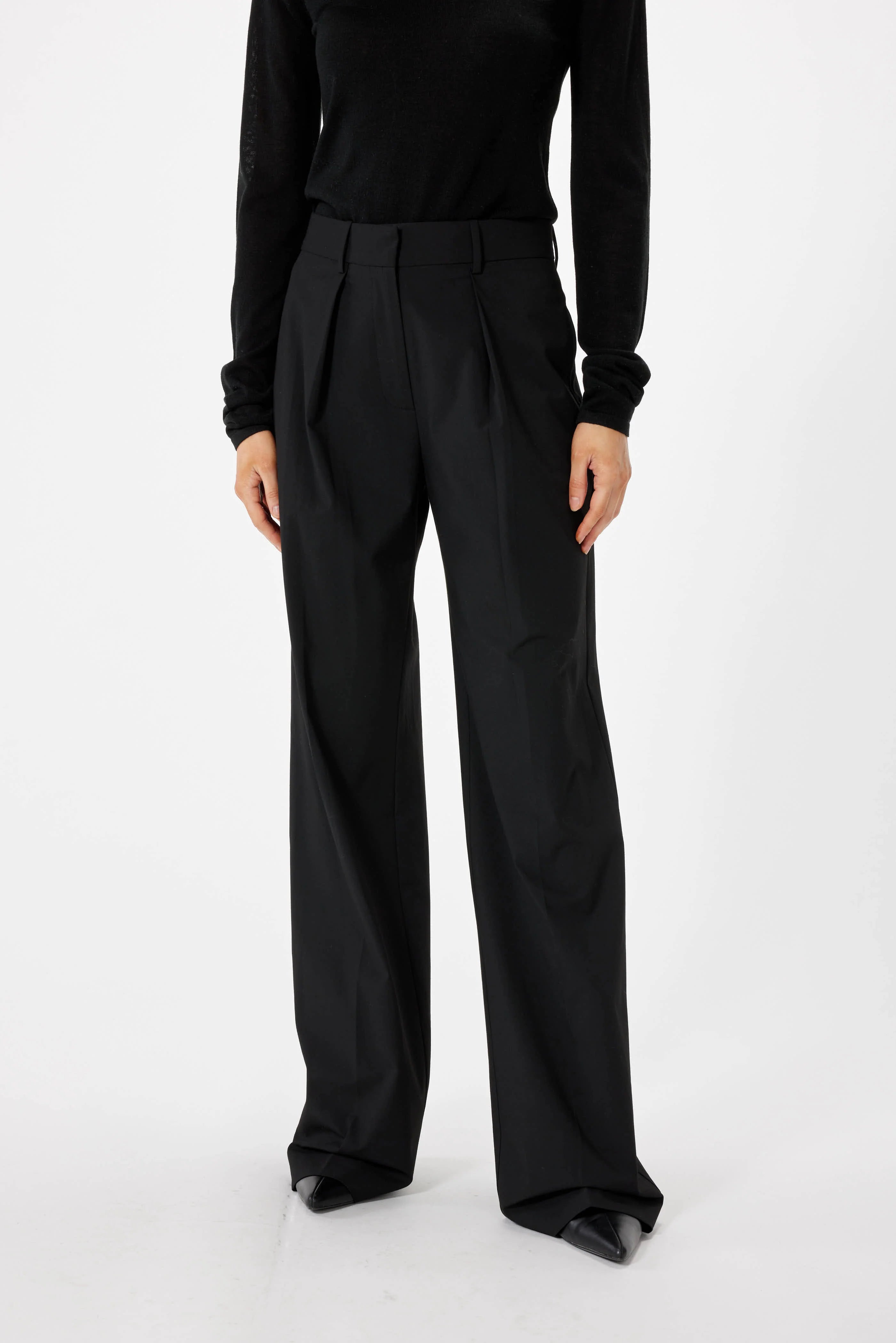 Classic Trouser in Black