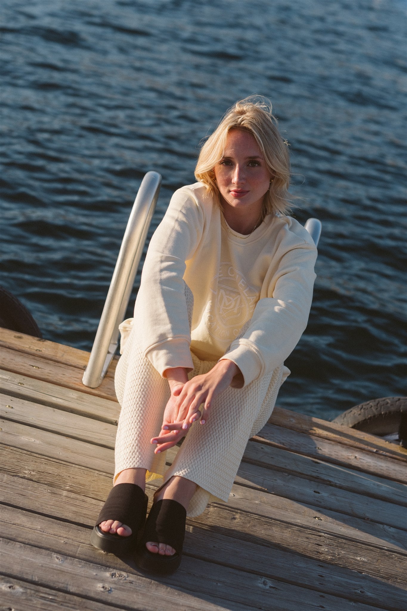 Vacation Club Crewneck | Blonde