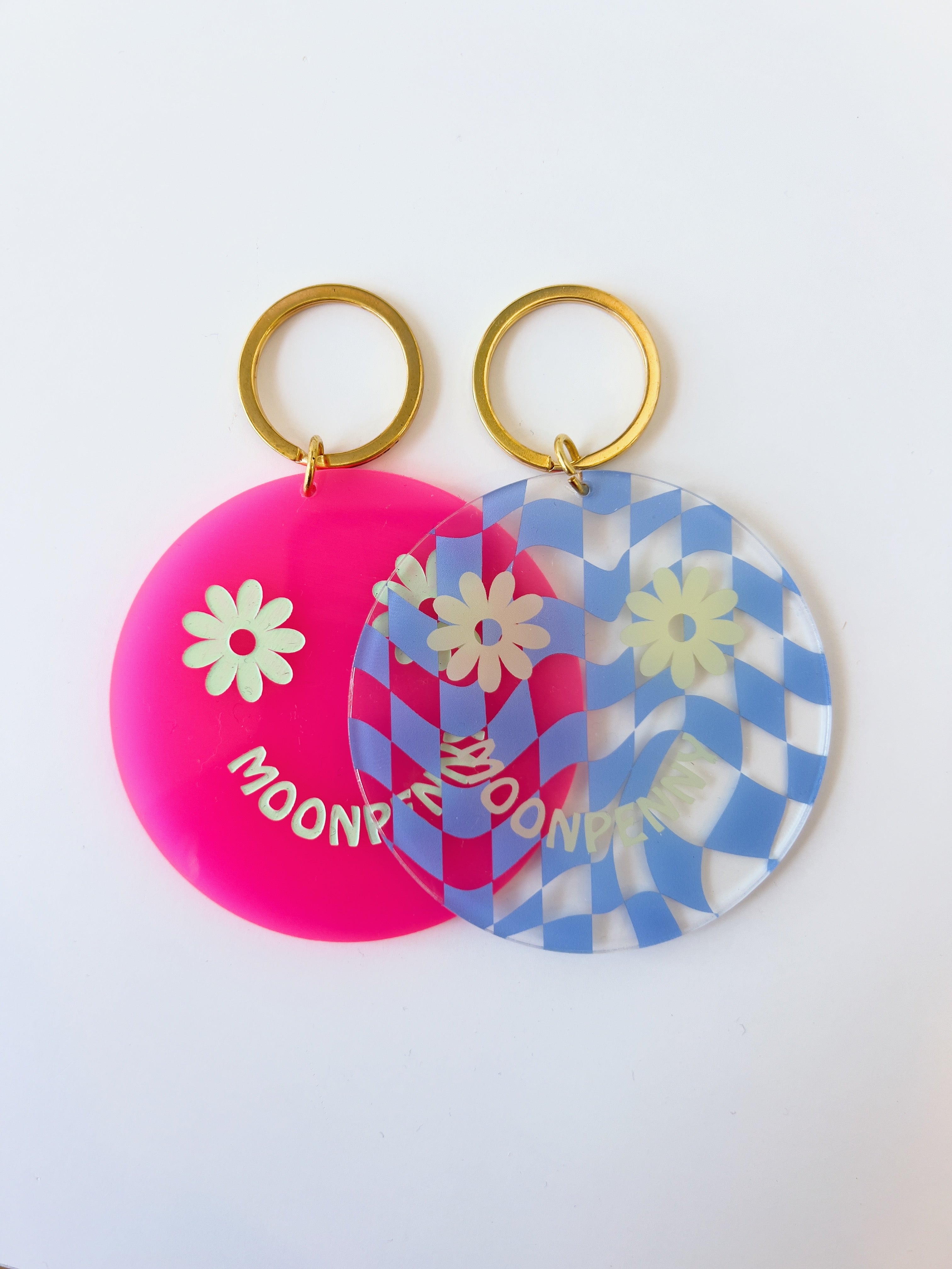 Daisy Face Keychain | Hot Pink