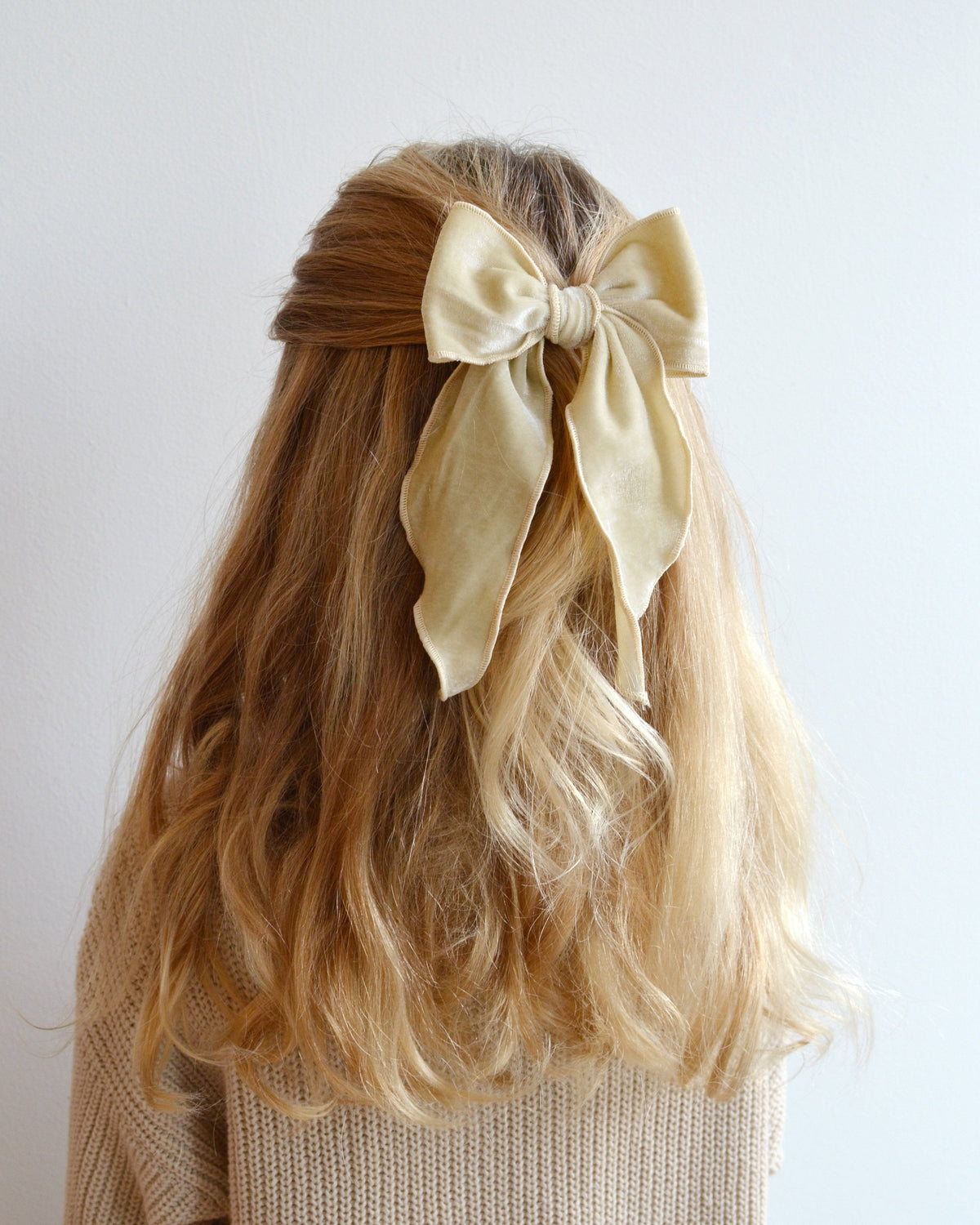 Clara Velvet Hair Bow