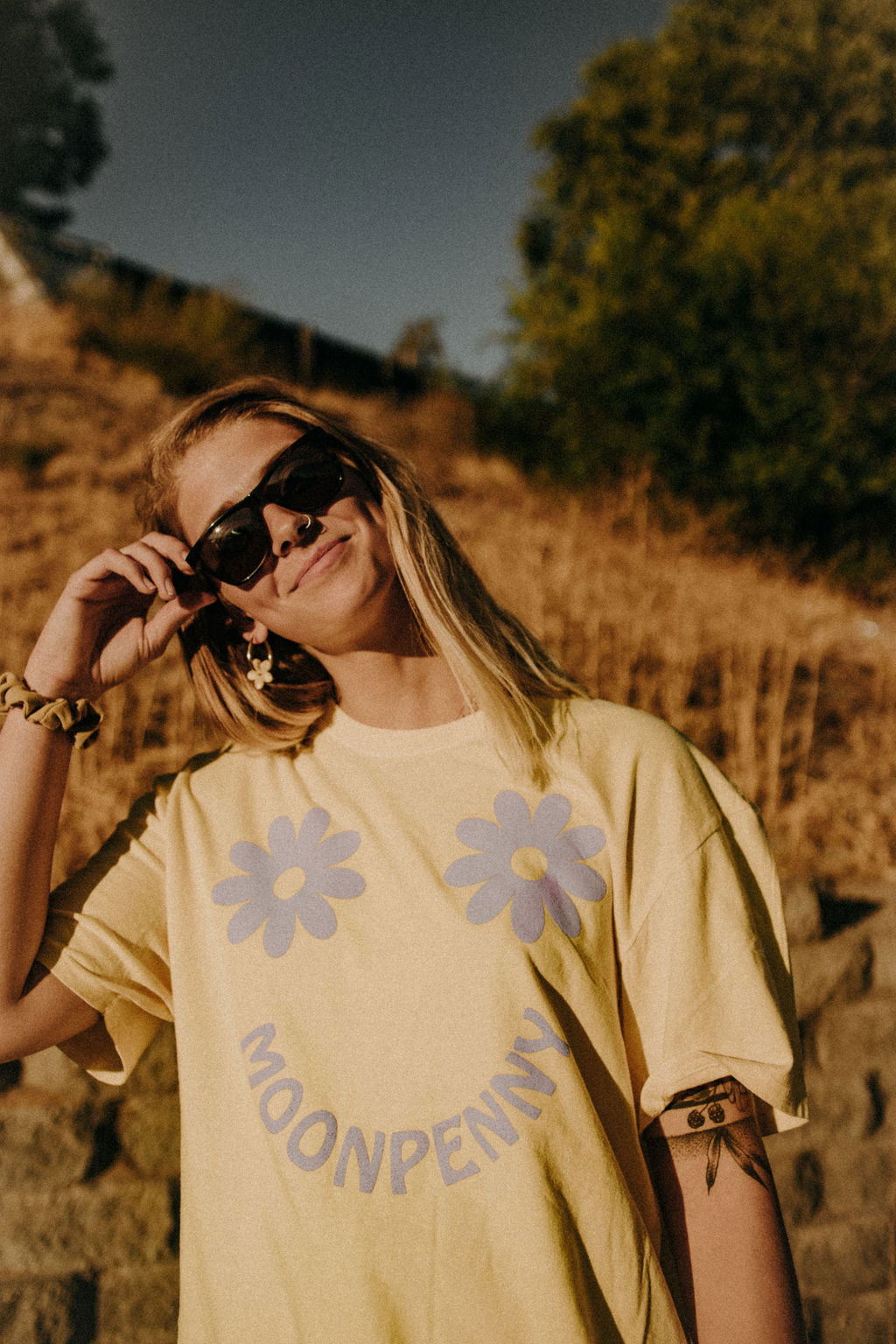 The Daisy Tee in Butter/Orchid