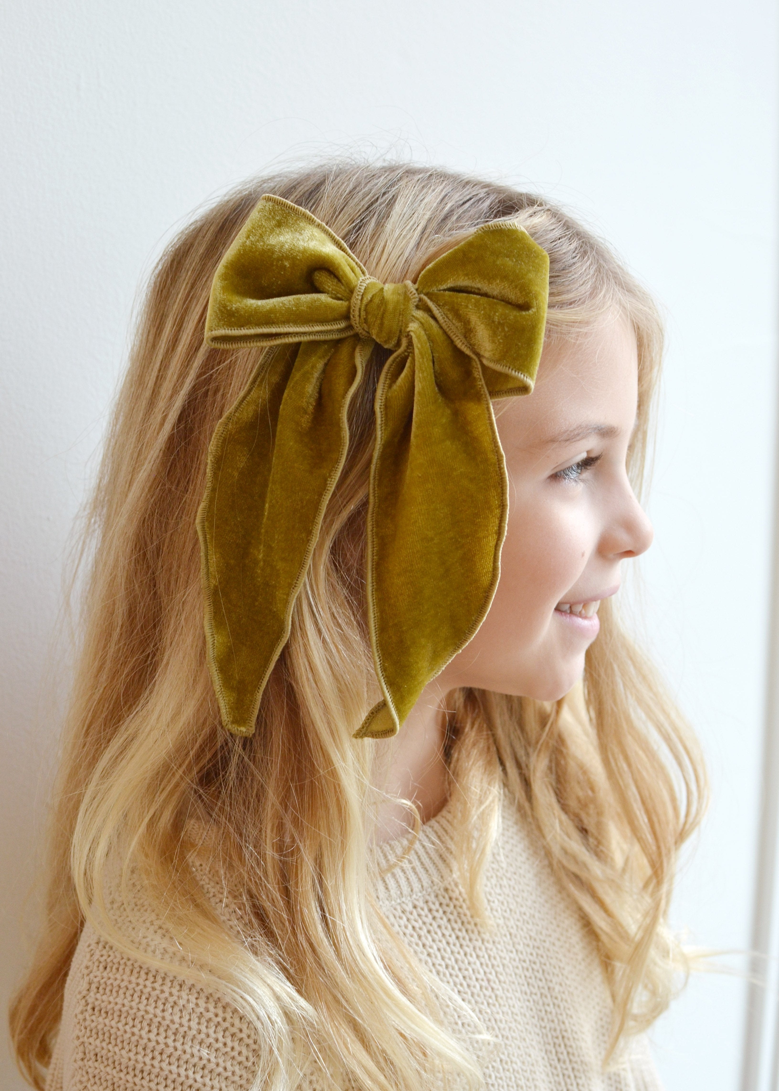 Clara Velvet Hair Bow