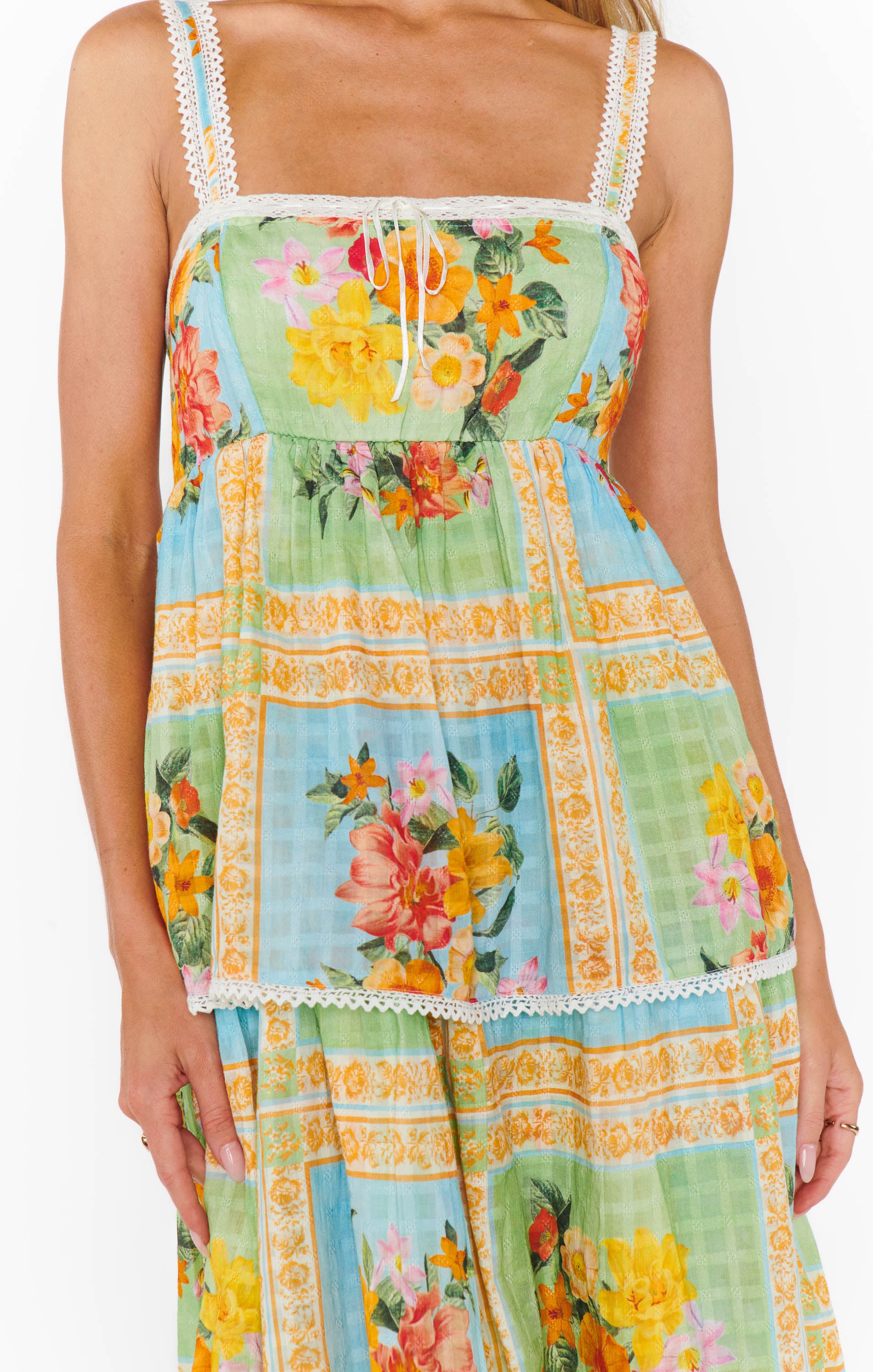 Peyton Midi Dress in Country Bouquet