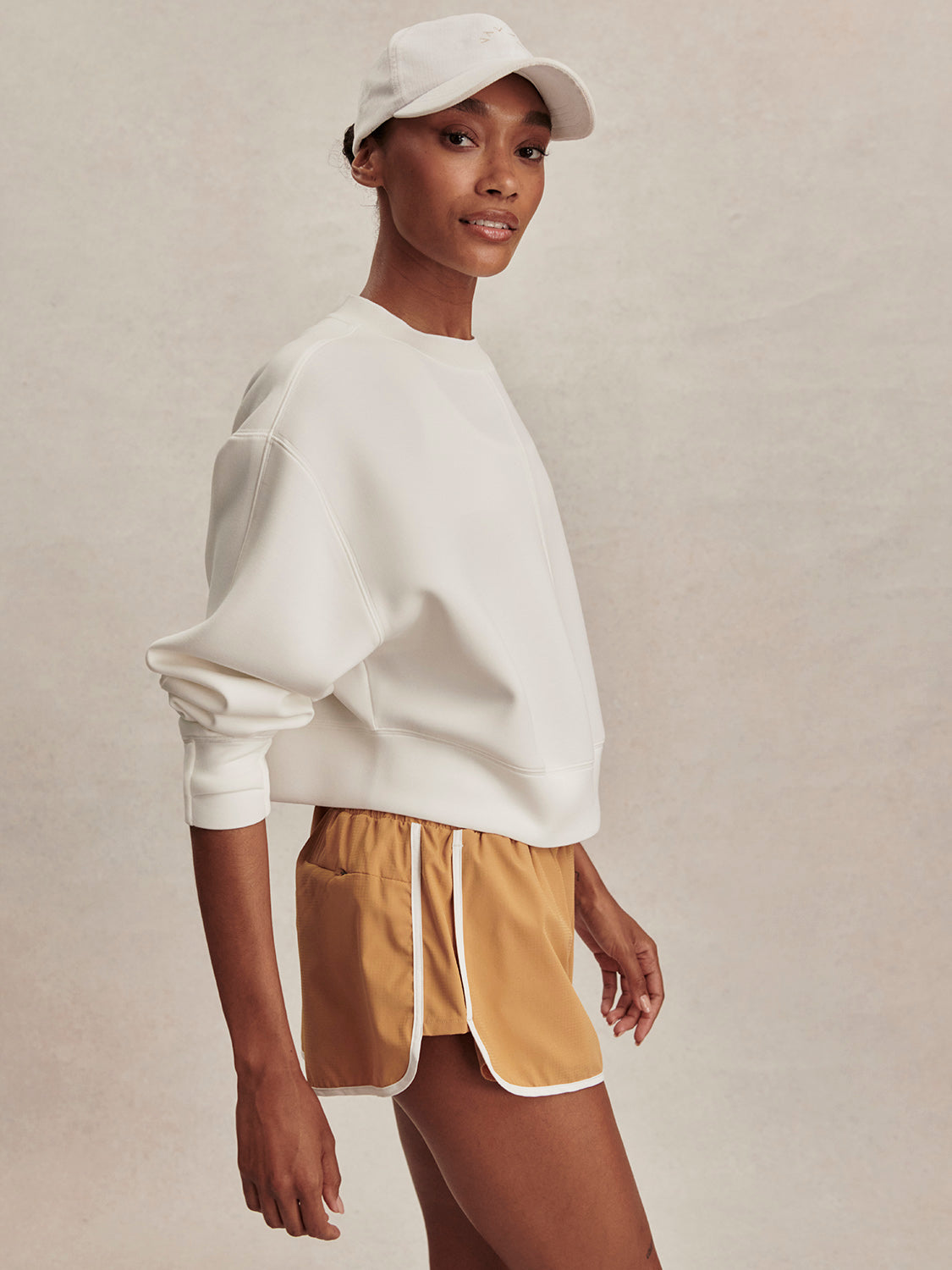 Tasmin Cropped Sweat | Snow White