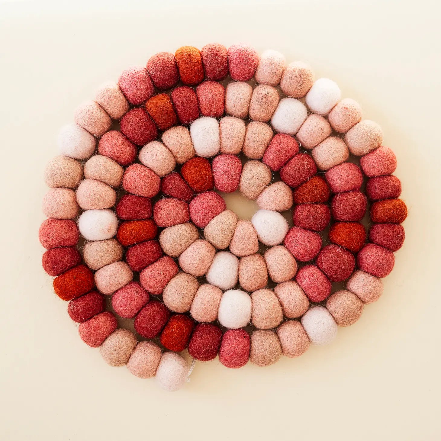 Cozy Rosy Garland