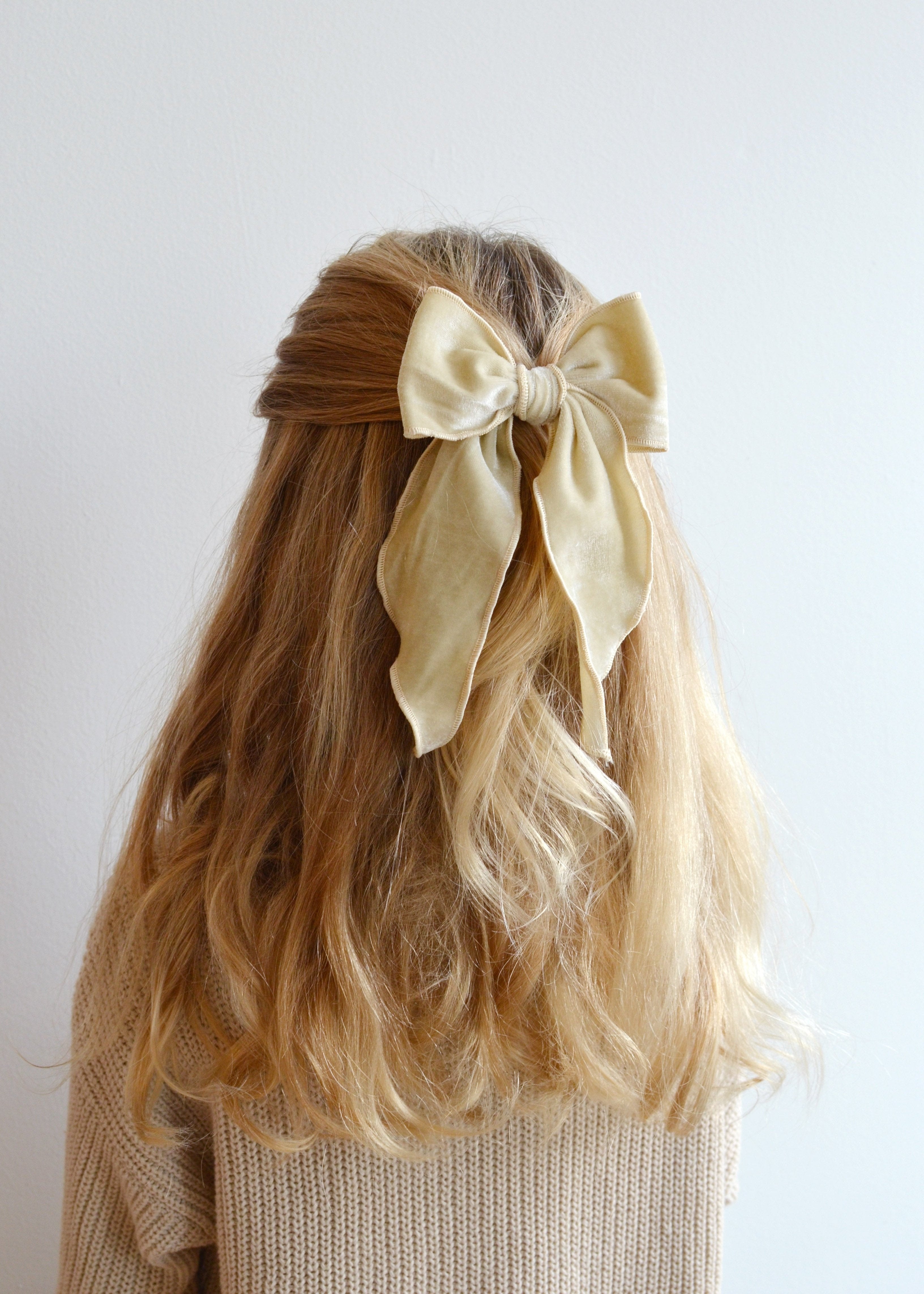 Clara Velvet Hair Bow