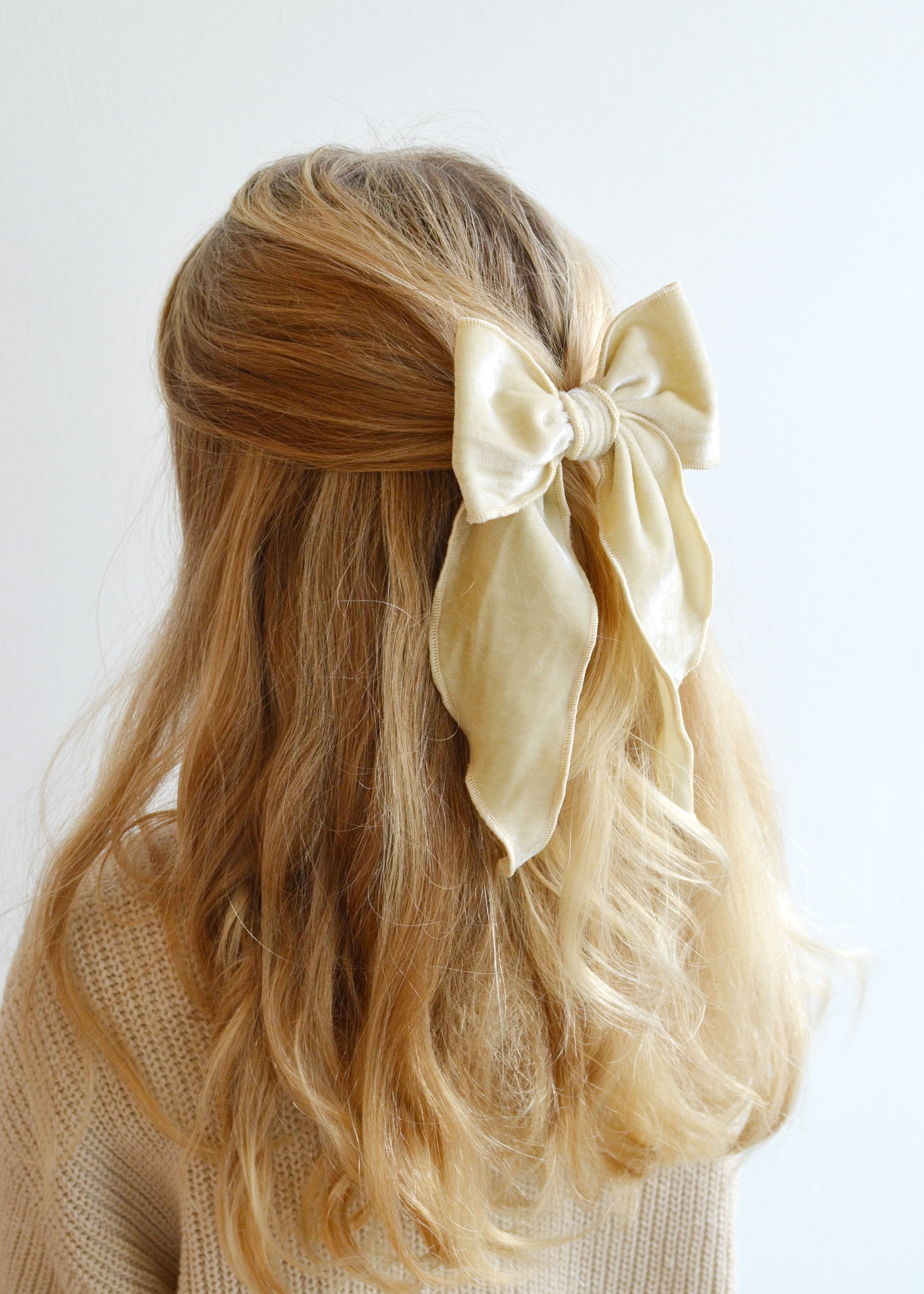 Clara Velvet Hair Bow