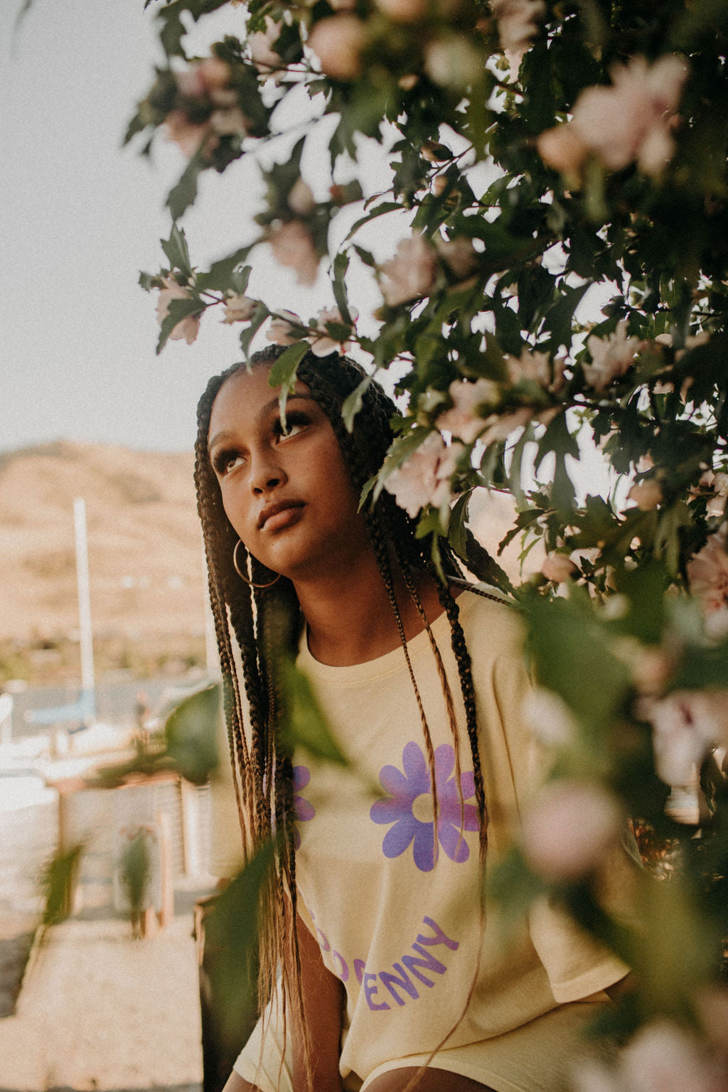 The Daisy Tee in Butter/Orchid