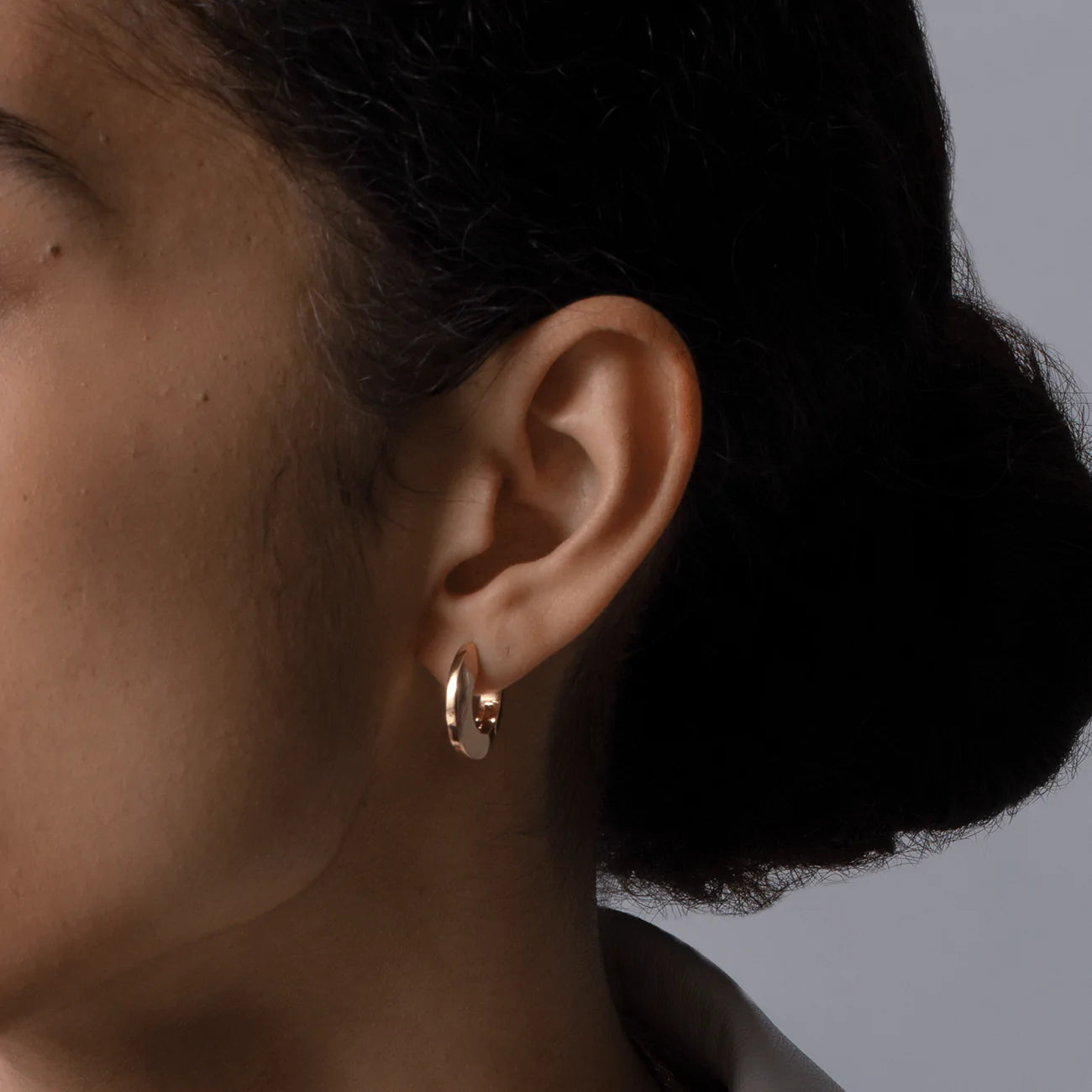 Toni Hinged Hoops Small | Gold