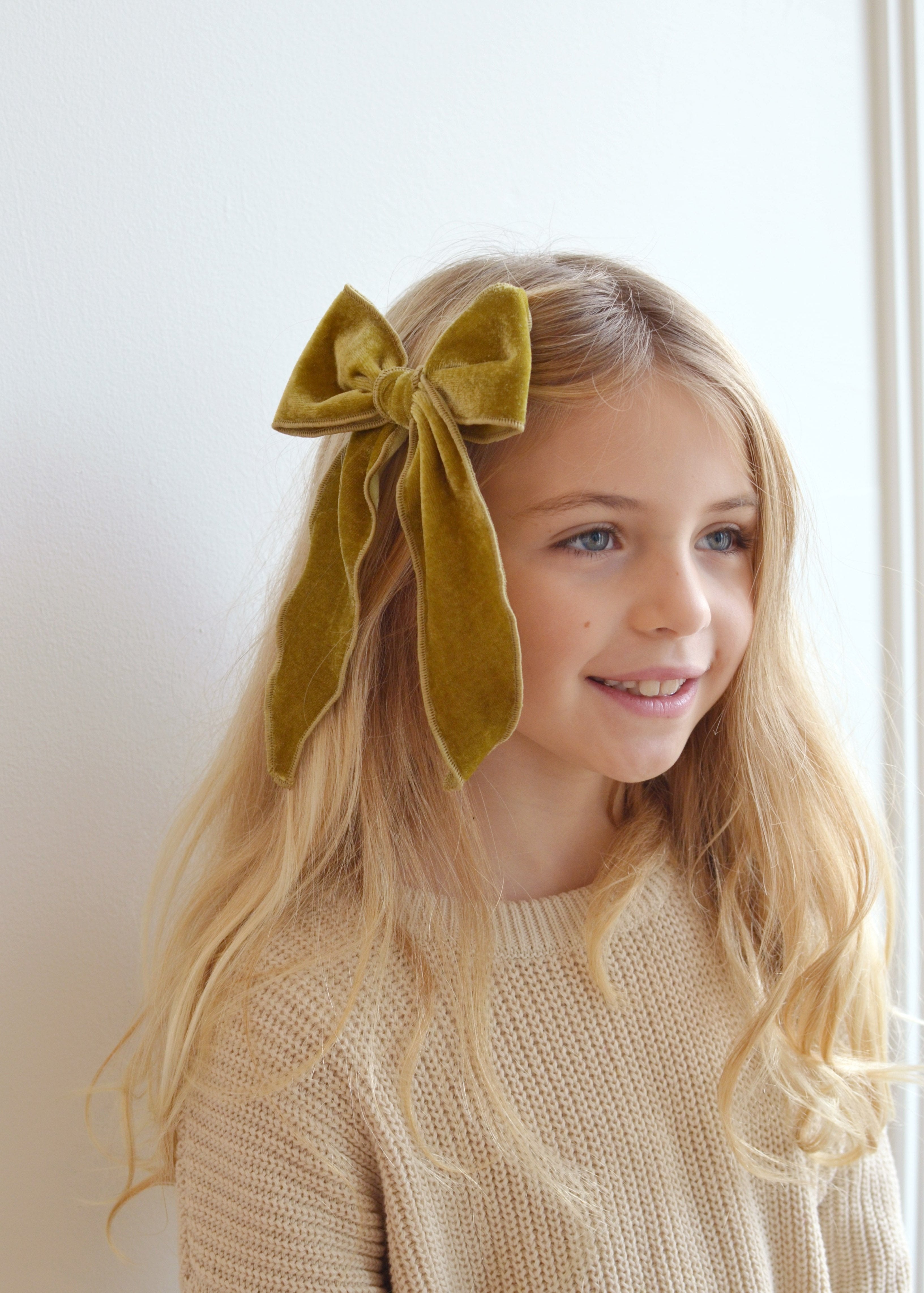Clara Velvet Hair Bow