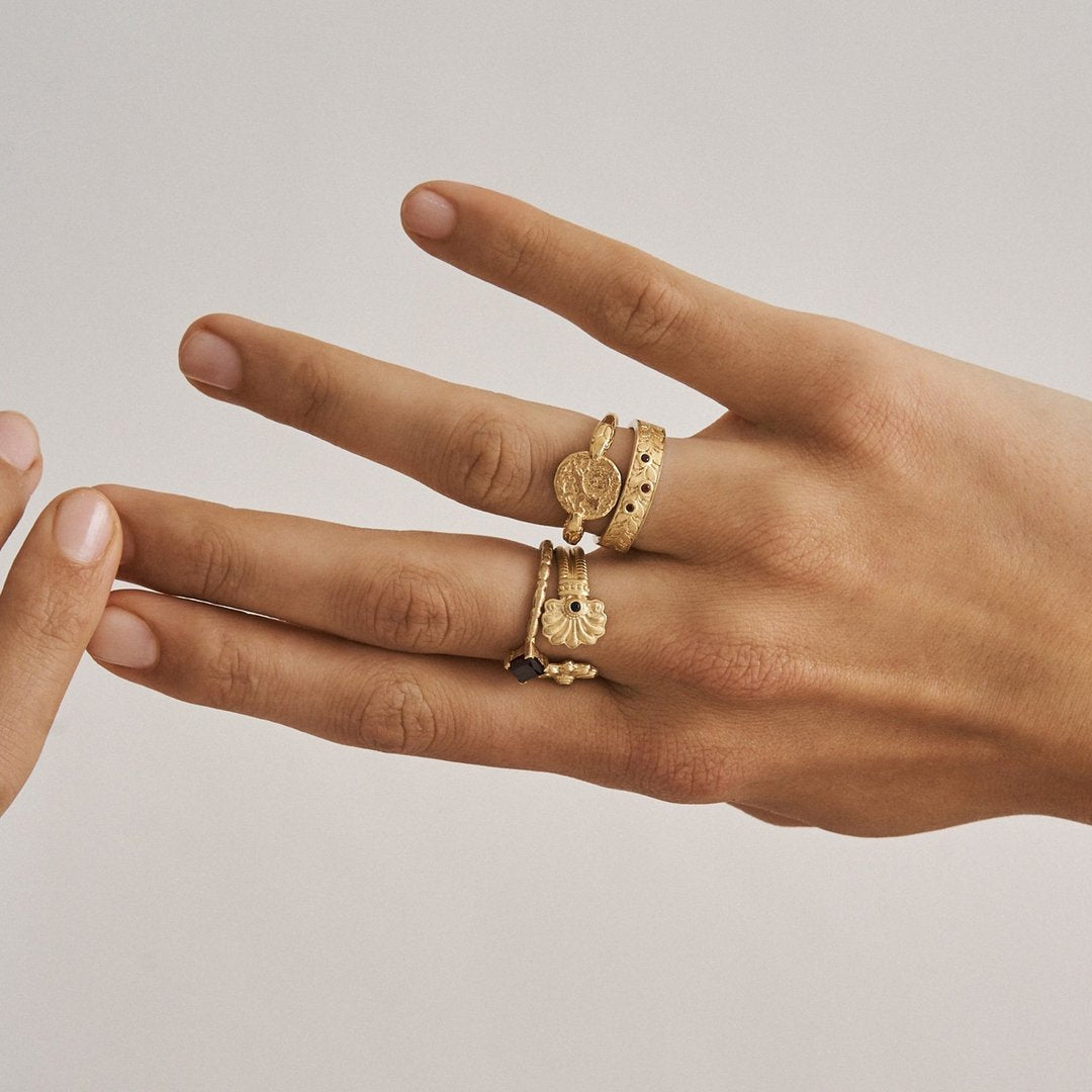 Isabel Ring | Black Sapphire & Gold